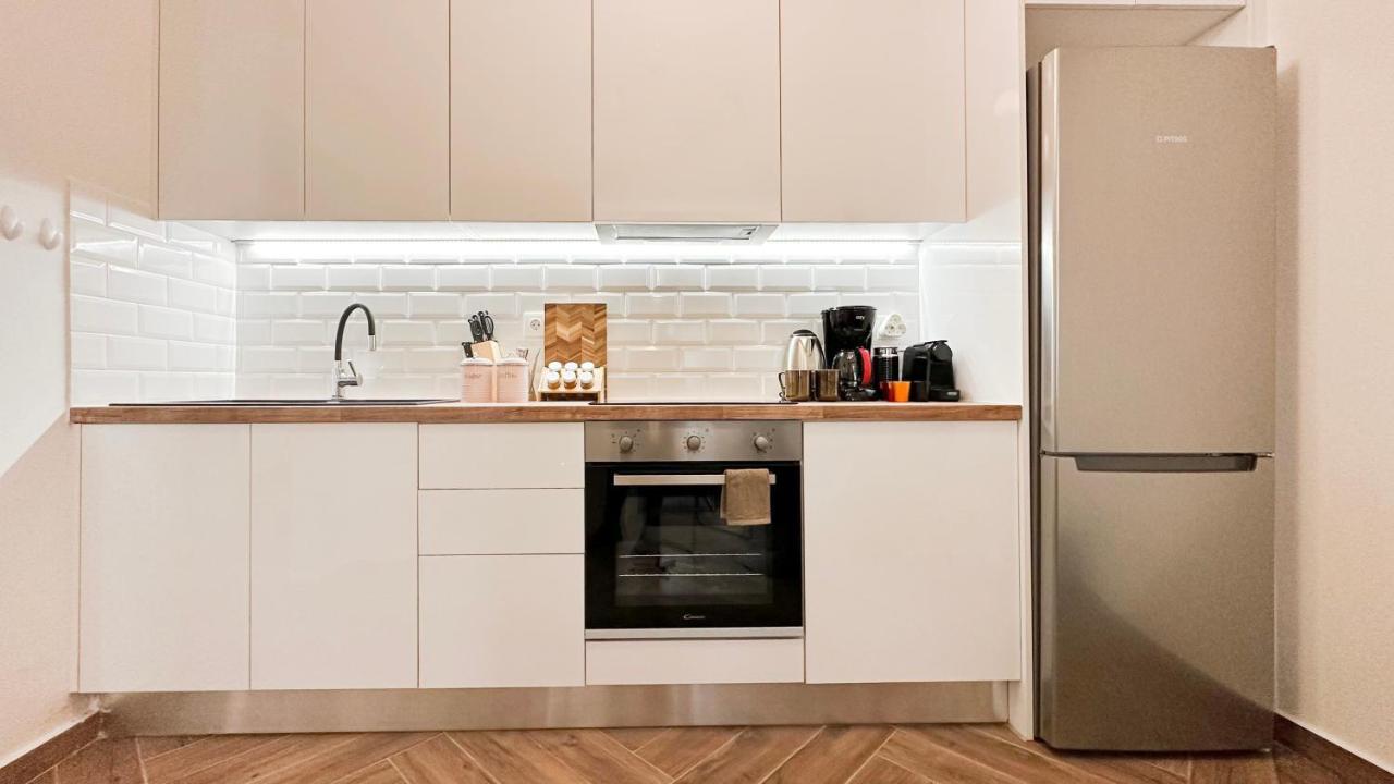 Ferienwohnung Valtetsiou Central 50Sqm Apt In Athen Exterior foto