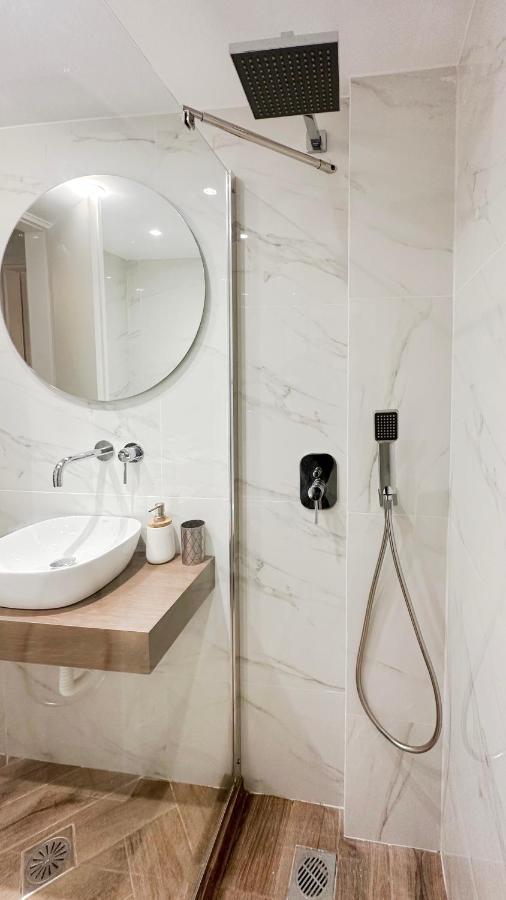 Ferienwohnung Valtetsiou Central 50Sqm Apt In Athen Exterior foto